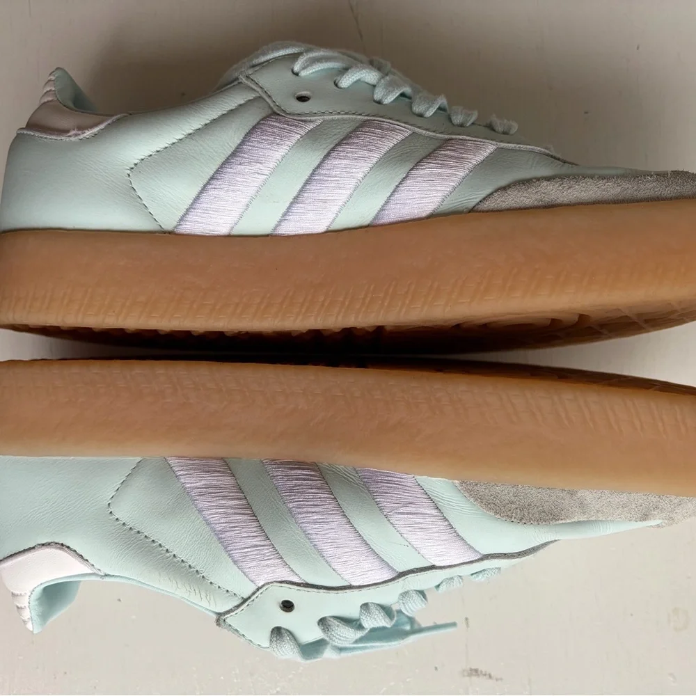 Adidas Samba Shoe- Almost Blue / Cloud White / Silver Metallic Women's US Size 8 - Picture 4 of 9